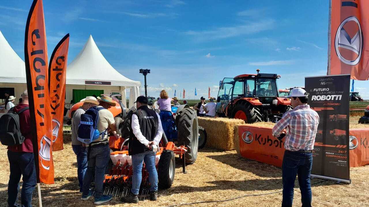 Kubota emblema calidad fiabilidad innovación servicio rentabilidad agricultor